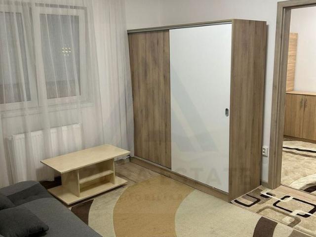 Apartament 2 camere 40 mp utili etajul 1 Zona Cedonia