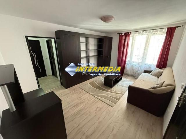 Apartament 2 camere 50 mp. Etaj 3 Renovat Bucatarie mare Centru mobilat complet