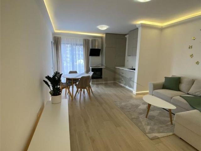 Apartament 2 camere,50mp,Zona Floresti