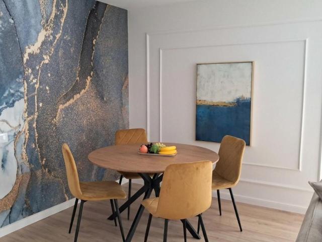 Apartament 2 camere, 53mp, etaj intermediar, terasa 22mp, parcare, zona Amethyst