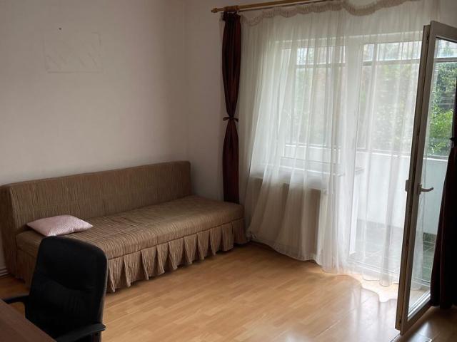 Apartament 2 camere 60mp, 2 balcoane, etaj intermediar, pod Calvaria