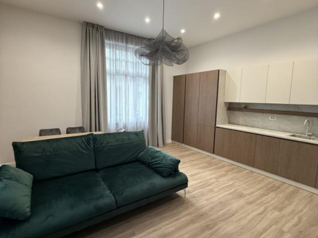 Apartament la prima închiriere, ultrafinisat, 2 camere, 70 mp, zona UMF
