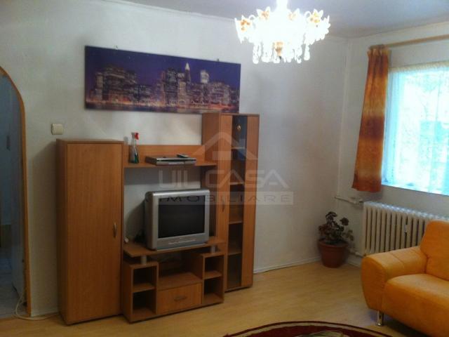 Apartament 2 D, Alexandru