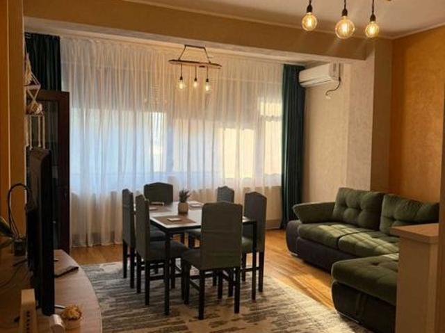 Apartament 3 camere, Mamaia Central, Zona La Butoaie