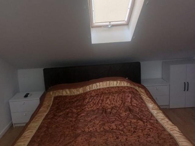Apartament 3 camere, mansarda in ZONA CENTRALA