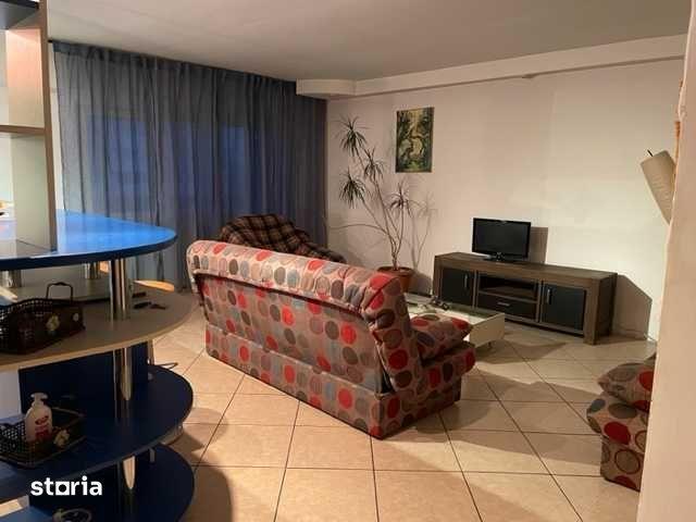 APARTAMENT 3 camere, mobilat!