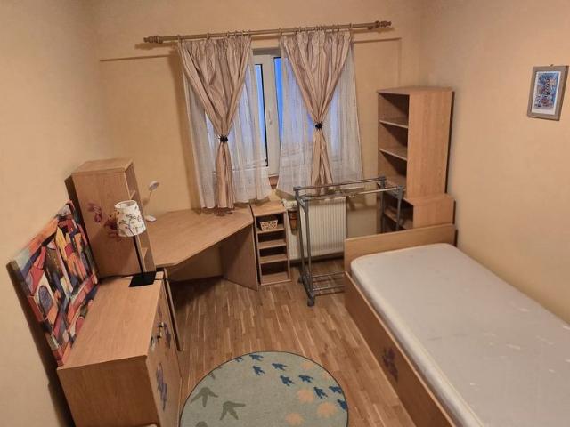 Apartament 3 camere mobilat si utilat Zona Calea Bucuresti Vulturului