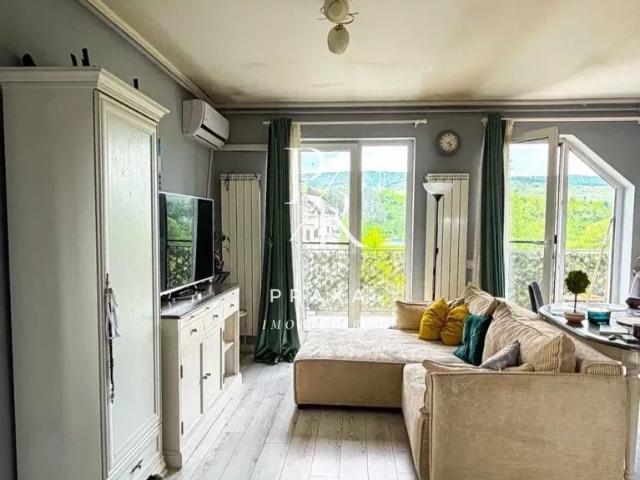 Apartament 3 camere modern, 2 balcoane, view superb spre natura, Flore
