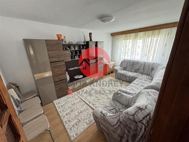 Apartament 3 camere modern, central, centrala pe gaz de inchiriat