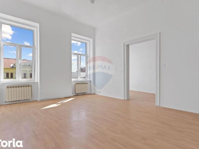Apartament 3 camere, nemobilat, prima inchiriere central