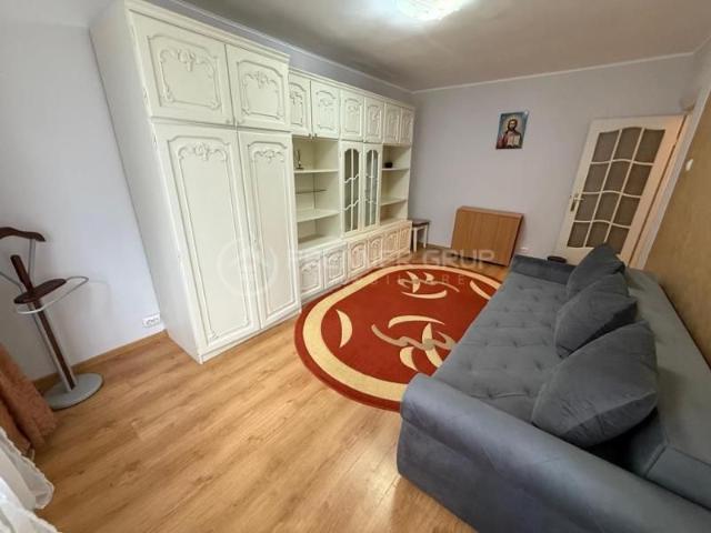 Apartament 3 camere, Nicolina, 68mp