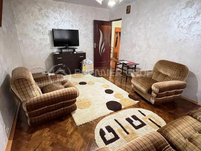 Apartament 3 camere, Nicolina, 75mp