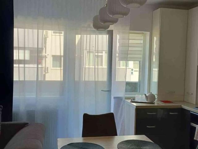 Apartament 3 camere, open space, 2 bai, parcare, confort și securitare
