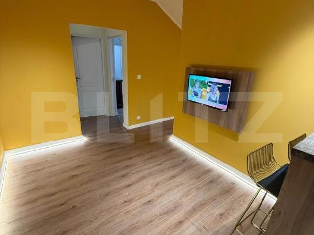 Apartament 3 camere, Ady Endre