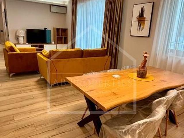 APARTAMENT 3 camere, apartament in vila, Piata Romana – Bd. Lascar