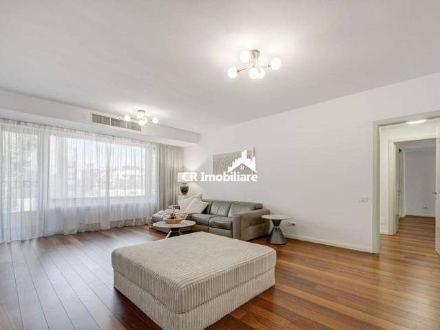 Apartament 3 camere,Arcul de Triumf