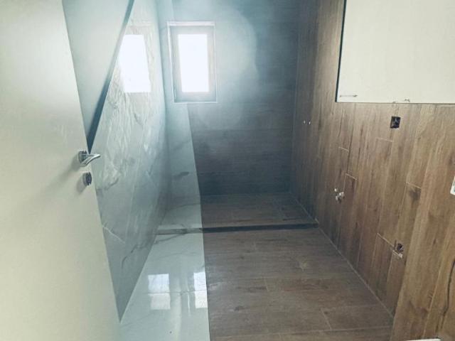 Apartament 3 camere, balcon, parcare, predare la cheie, Dna Stanca