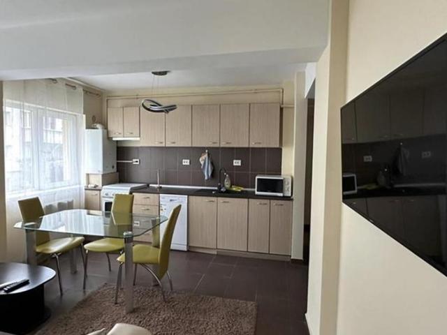 Apartament 3 camere, bloc nou, parcare, zona Semicentrală