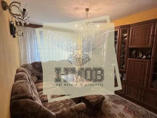 Apartament 3 camere cu balcon cartier Vasile Aaron