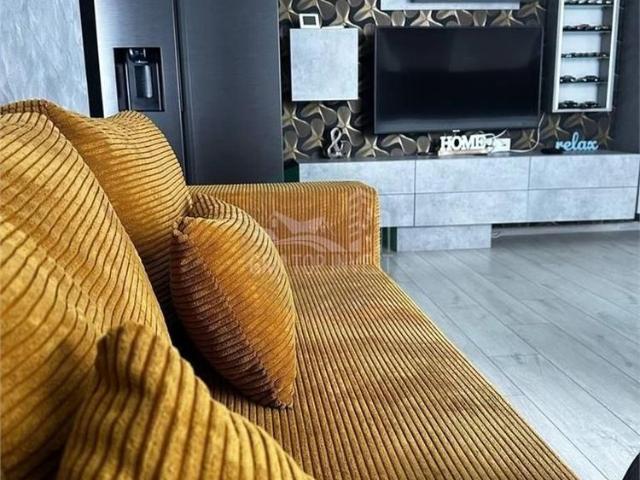 Apartament 3 camere cu balcon in zona Doamna Stanca