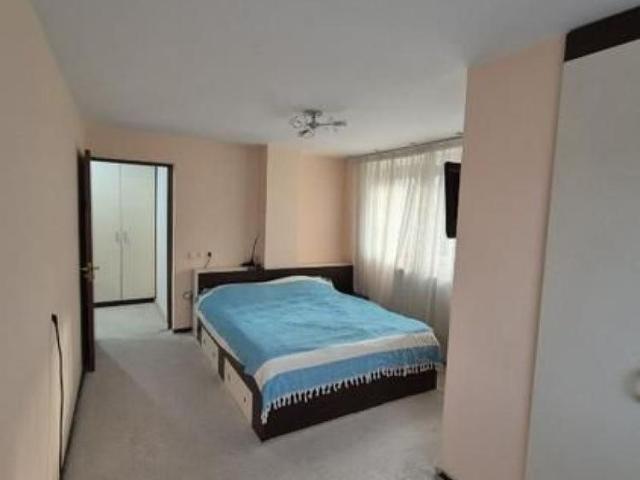 Apartament 3 camere cu parcare spatios, complet echipat, ideal pentru familie