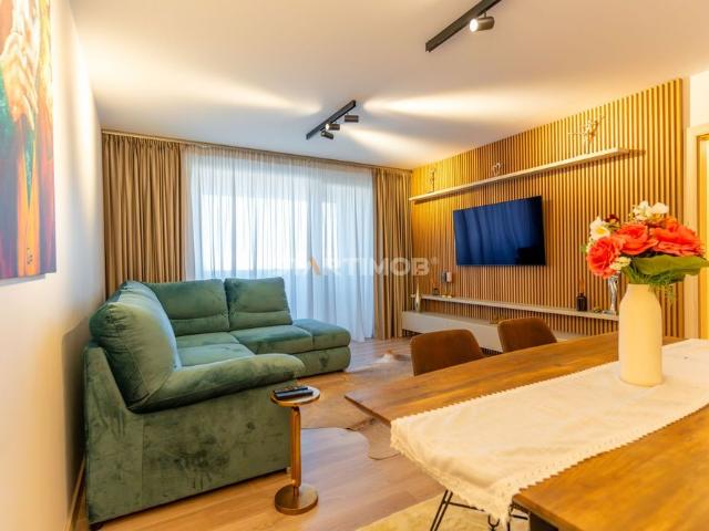 Apartament 3 camere cu parcare Urban Plaza
