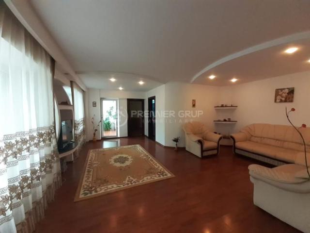Apartament 3 camere, Cug, 106mp