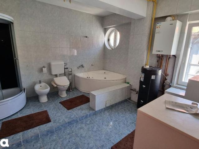 Apartament 3 camere,central