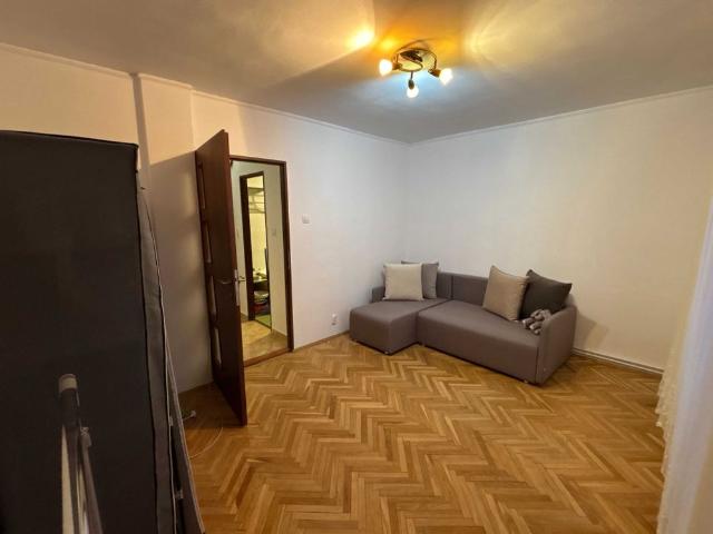 Apartament 3 camere, Central