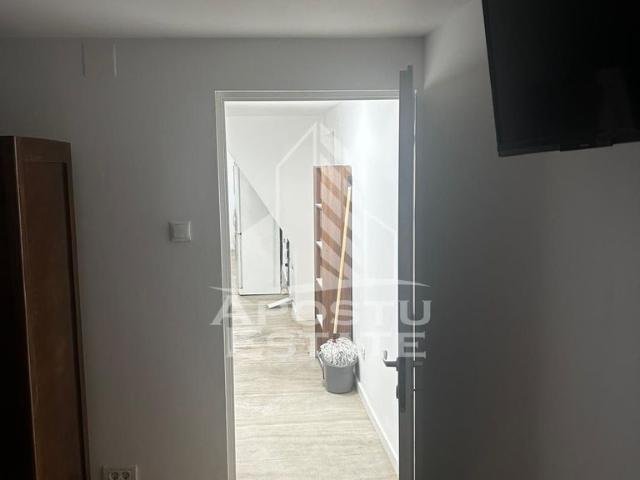 Apartament 3 camere, Centrala Proprie, AC, Lipovei