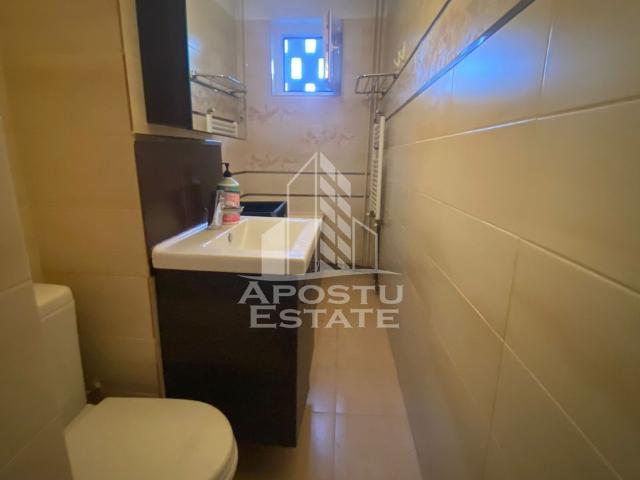 Apartament 3 camere, Centrala Proprie, loc parcare, zona Dacia