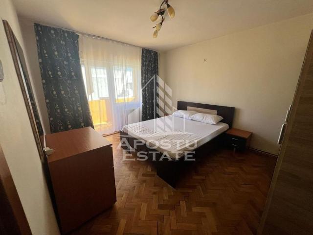 Apartament 3 camere, centrala proprie, petfriendly, zona.