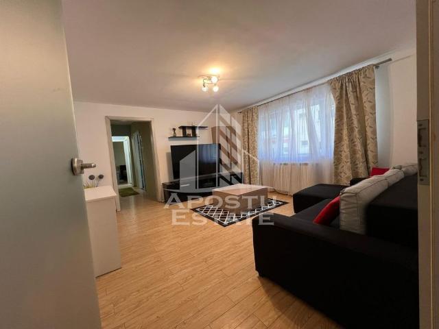 Apartament 3 camere, centrala proprie, renovat, parter.