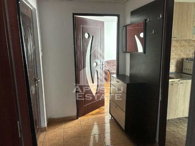 Apartament 3 camere, centrala proprie, zona Dambovita