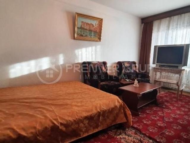 Apartament 3 camere, Centru, 60mp