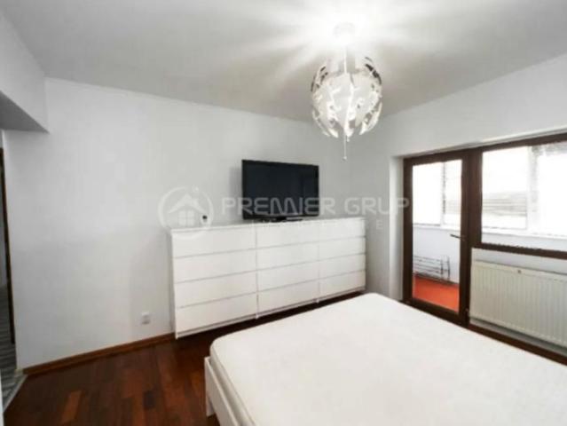 Apartament 3 camere, Centru, 70mp