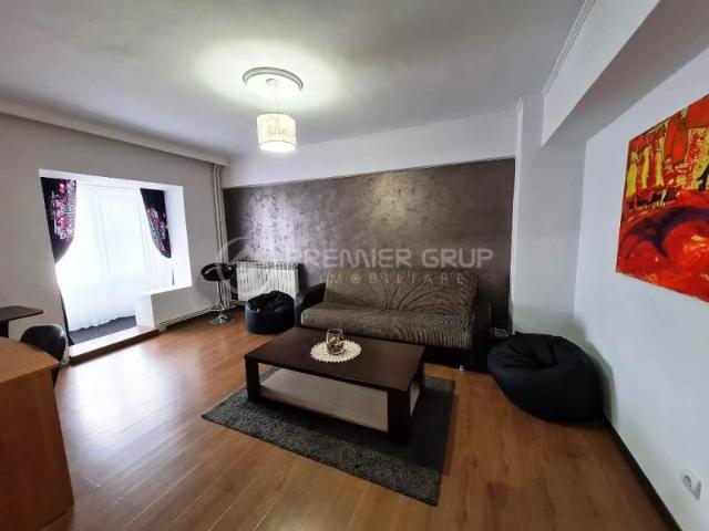 Apartament 3 camere, Centru, 70mp