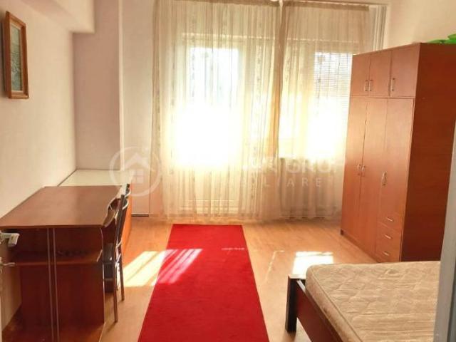 Apartament 3 camere, Centru, 74mp