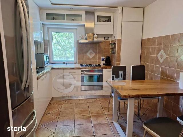 Apartament 3 Camere Centru 800 euro