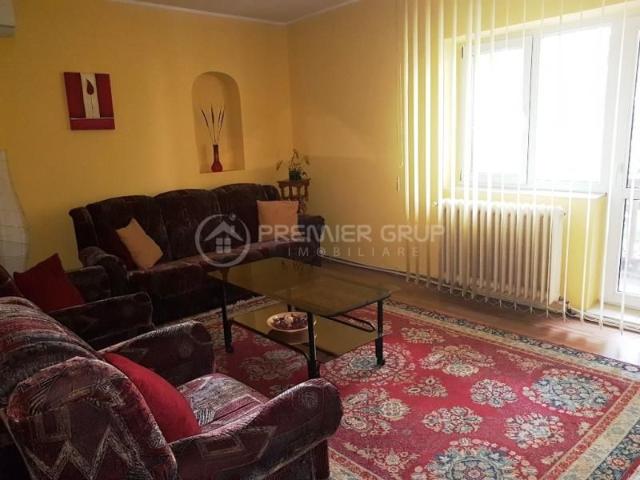 Apartament 3 camere, Centru Tg. Cucu, 75mp