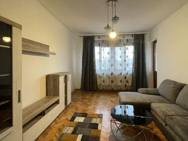 Apartament 3 camere Cetate str Closca
