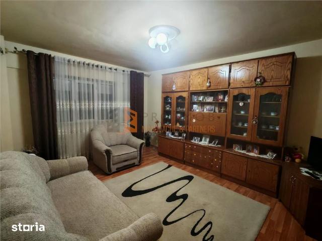 Apartament 3 camere cf 1 decomandat zona Centru
