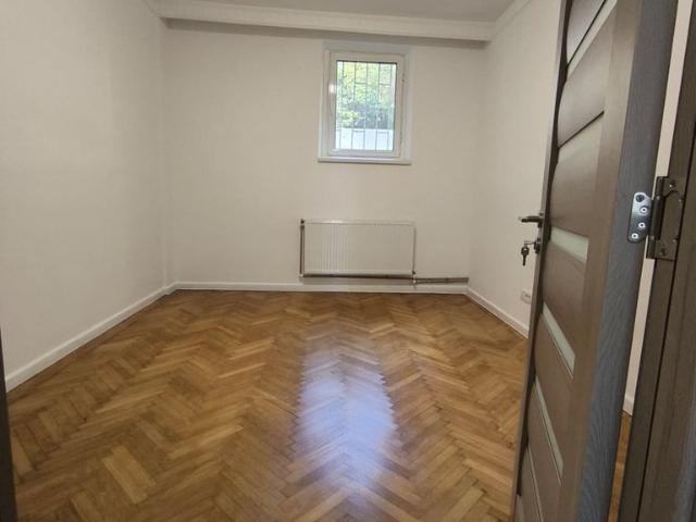 Apartament 3 camere complet renovat de vânzare – Fundatie / Bl Rusești