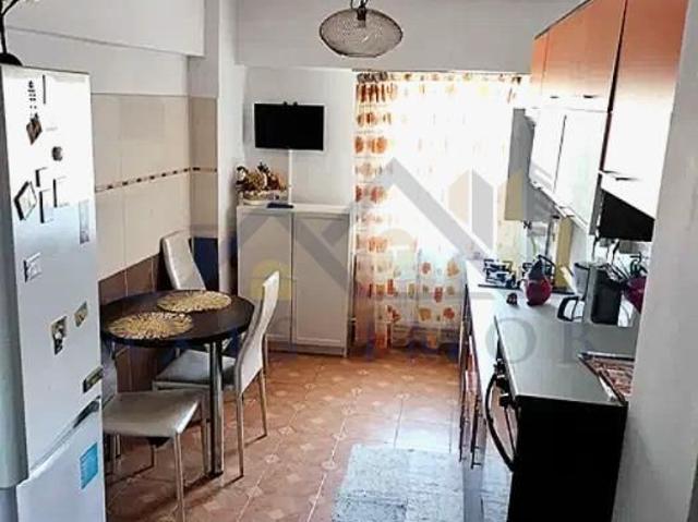 Apartament 3 camere conf 1 decomandat zona Unirii Sud