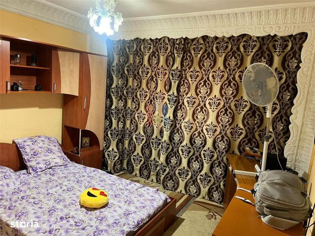 Apartament 3 camere confort 1 decomandat, etaj 3, 2 balcoane, Radu Neg