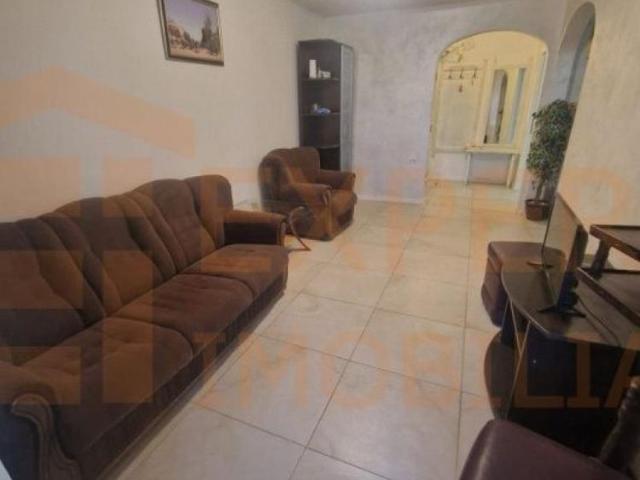 Apartament 3 camere Dacia Trocadero fosta scoala Spectrum