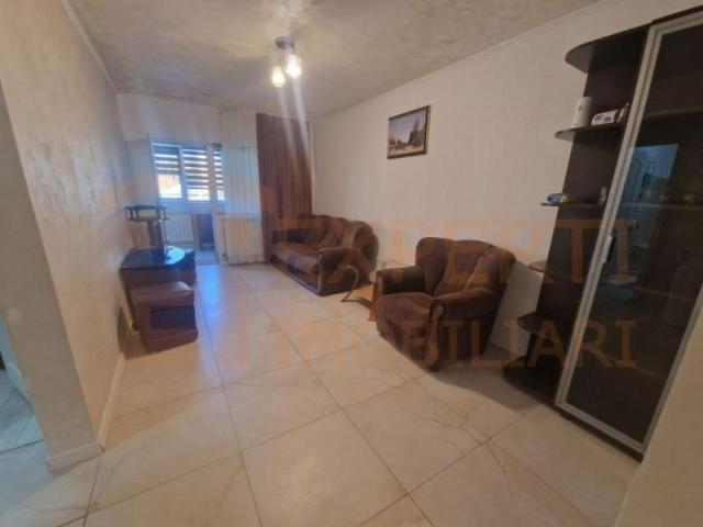 Apartament 3 camere Dacia Trocadero fosta scoala Spectrum