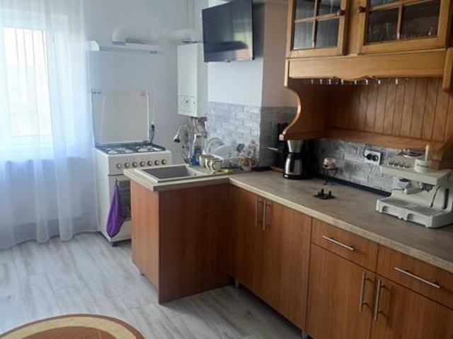 Apartament 3 camere de inchiriat