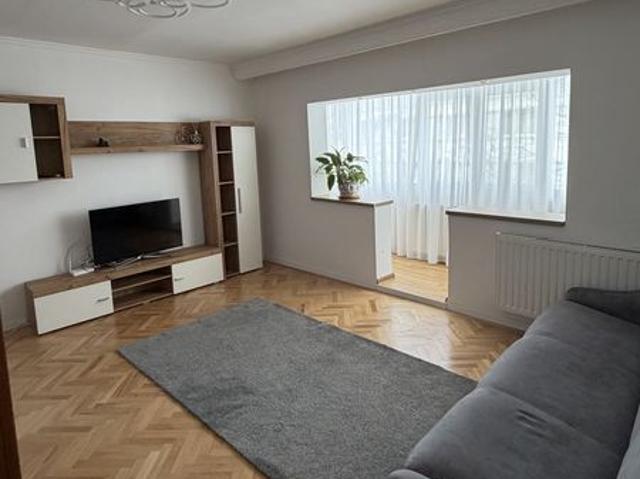 Apartament 3 camere de inchiriat