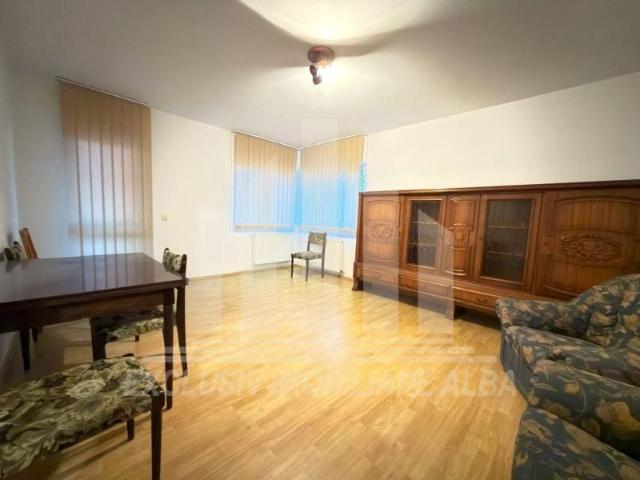 Apartament 3 camere | De inchiriat | 87 mp | Mobilat | Centru